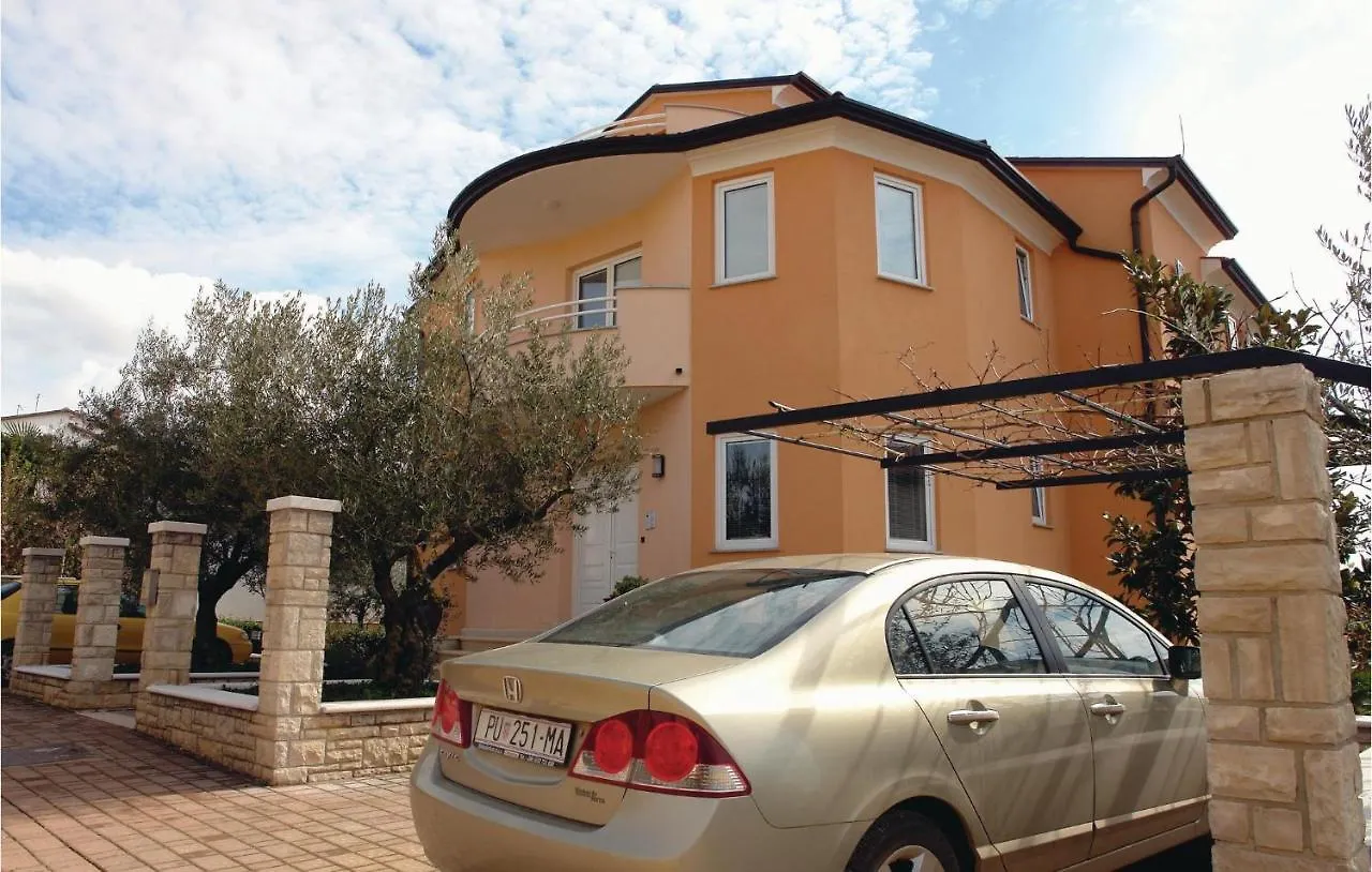 2 Bedroom Awesome Apartment In Novigrad