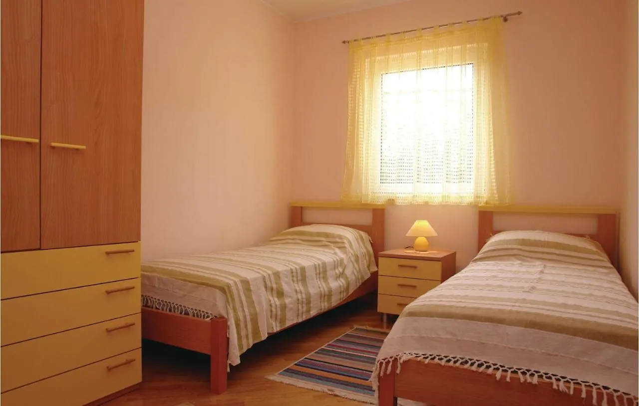 2 Bedroom Awesome Apartment In Novigrad Croatia