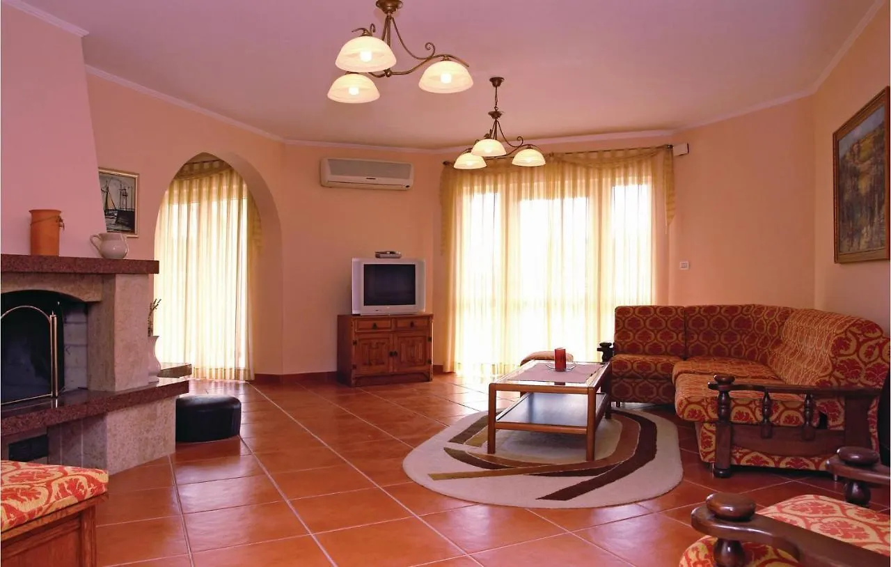 2 Bedroom Awesome Apartment In Novigrad 0*, Novigrad (Istria)