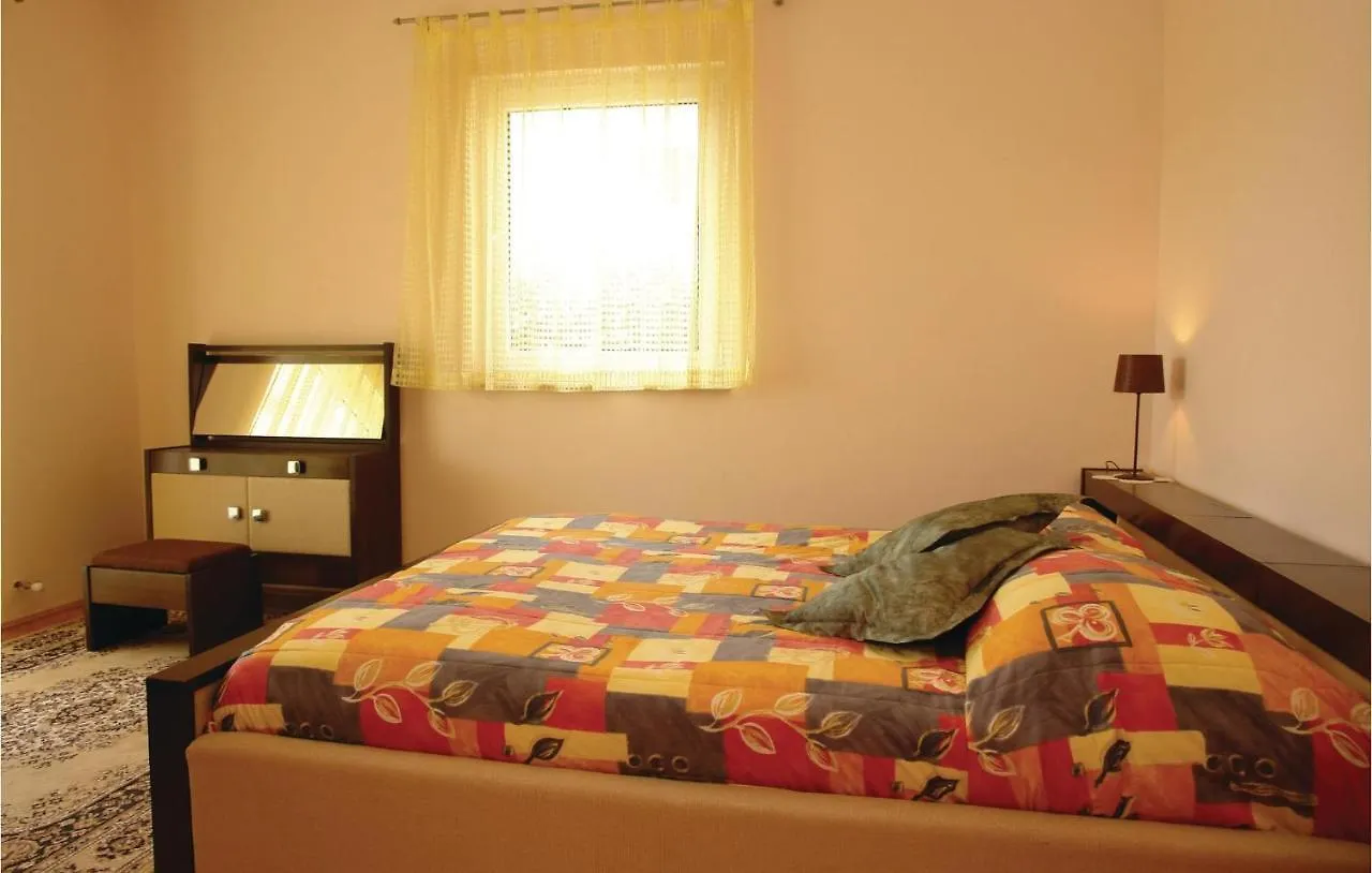2 Bedroom Awesome Apartment In Novigrad
