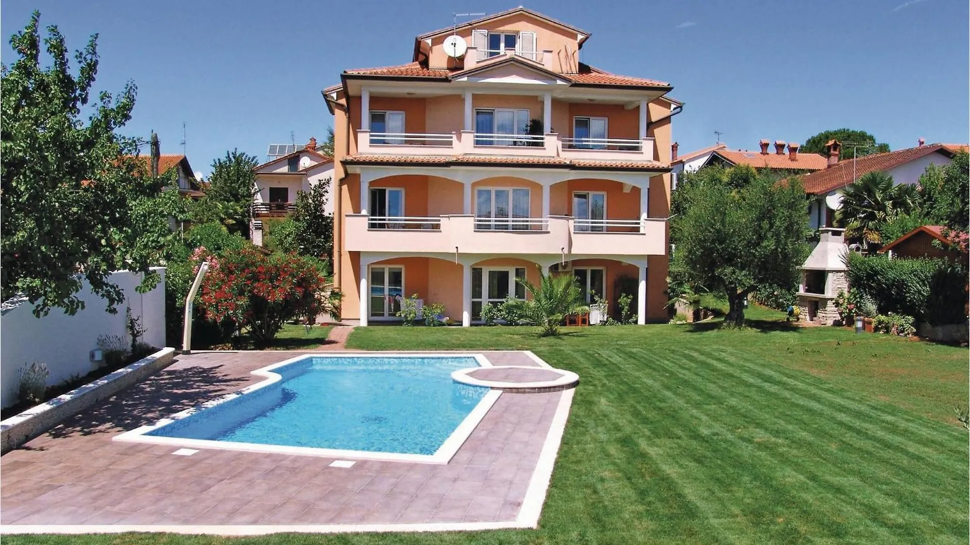 2 Bedroom Awesome Apartment In Novigrad